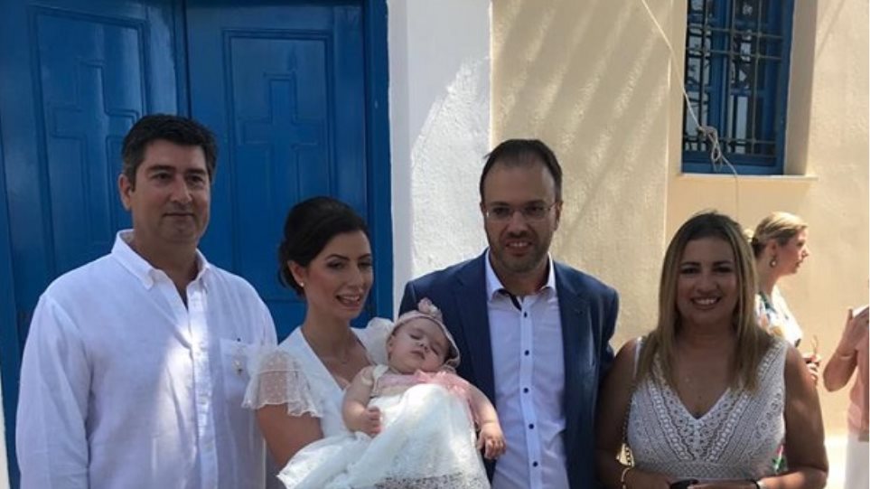 ο-θανάσης-θεοχαρόπουλος-βάφτισε-την-κ-524779