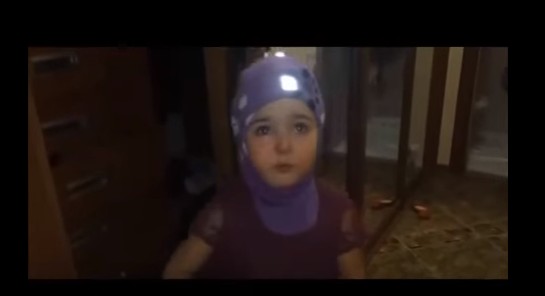 αυτό-το-κοριτσάκι-αποφασίζει-να-πάει-σ-541888