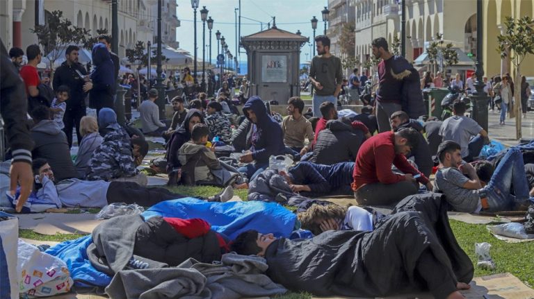 δεν-φεύγουν-από-την-πλατεία-αριστοτέλ-542144