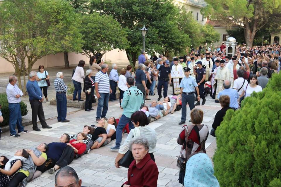 κεφαλονιά-το-πρωί-φιλούν-τον-άγιο-το-547994