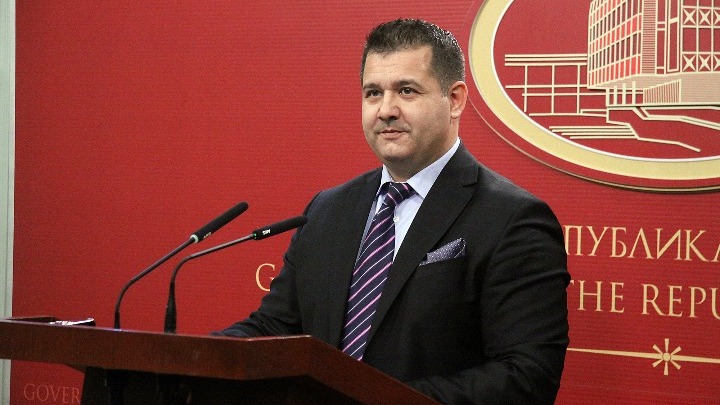 τι-απαντούν-τα-σκόπια-στις-αιχμές-καμμ-546866
