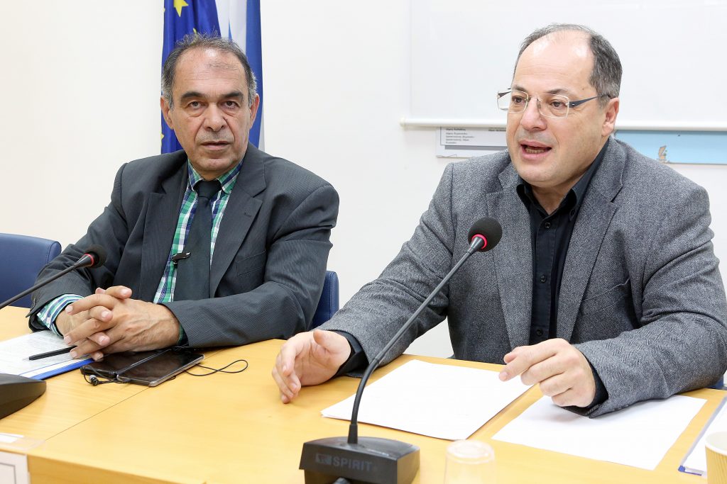 πεδα-άνοιξε-τη-συζήτηση-της-συνταγματ-561217