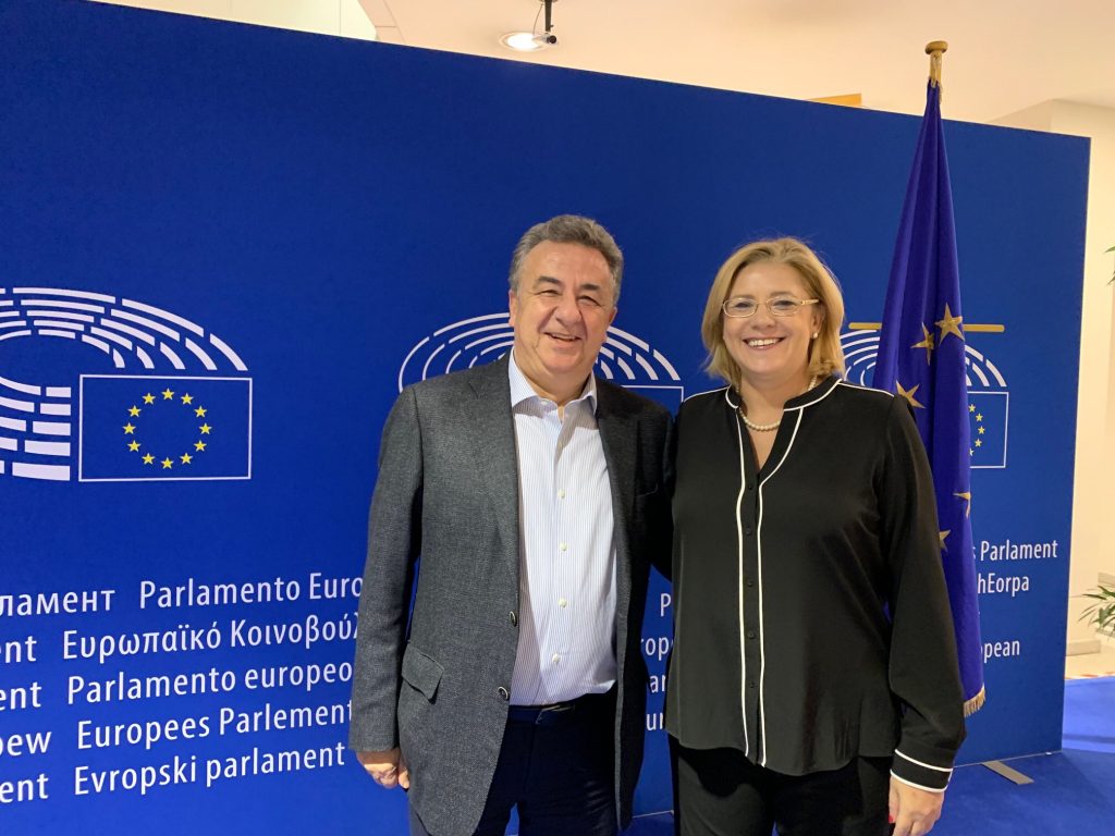 με-την-επίτροπο-περιφερειακής-πολιτι-563353