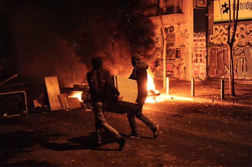 απόβαση-της-ελ-ασ-στην-πλατεία-εξαρχ-563812