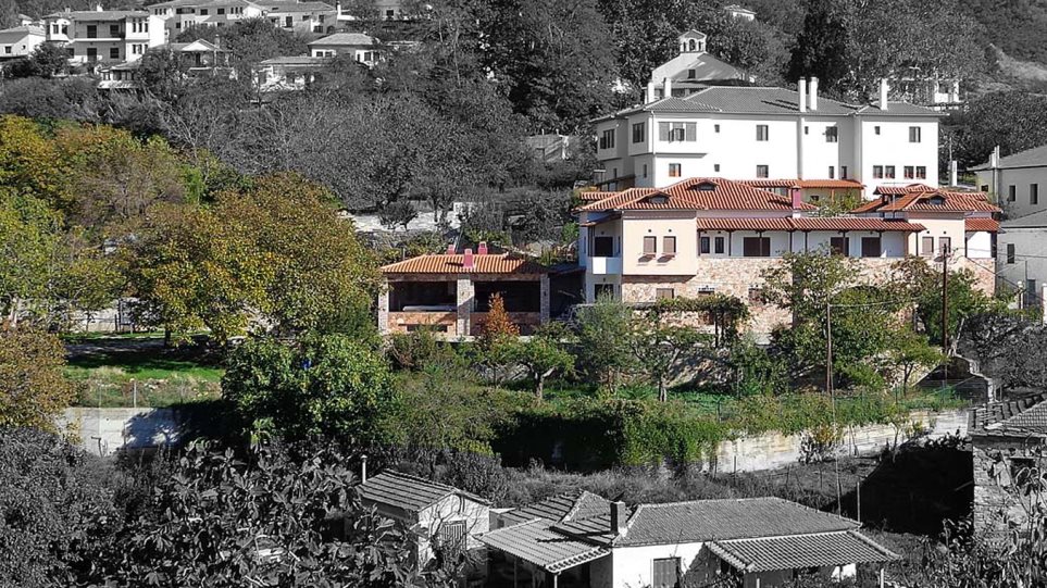 ζευγάρι-έπεσε-από-μπαλκόνι-ξενοδοχεί-571010