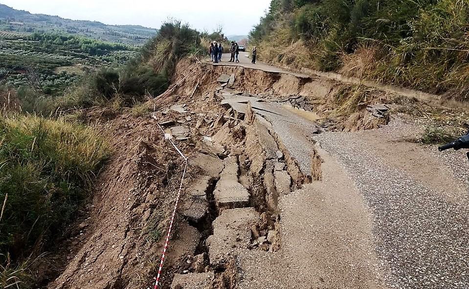 πλημμύρες-και-κατολισθήσεις-στην-ηλε-582653