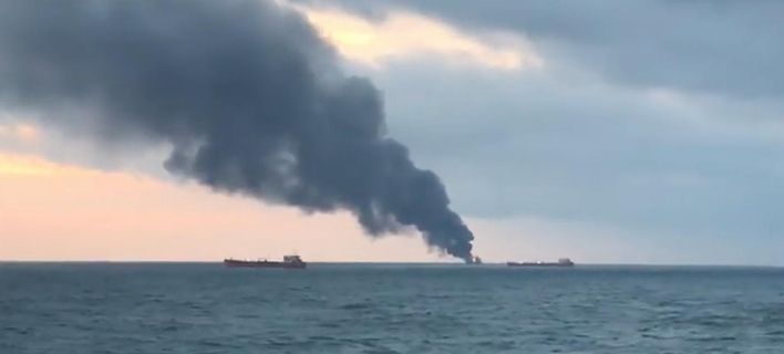 κριμαία-φωτιά-σε-δύο-πλοία-έπειτα-από-έ-579527