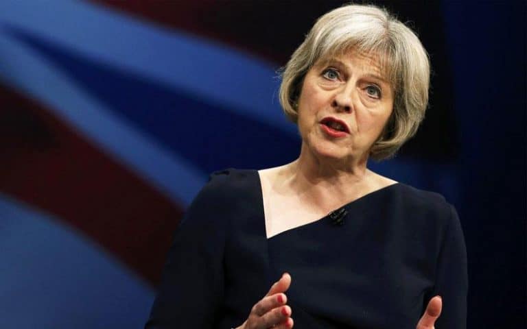 times-η-τερέζα-μέι-θα-παραιτηθεί-αύριο-577808