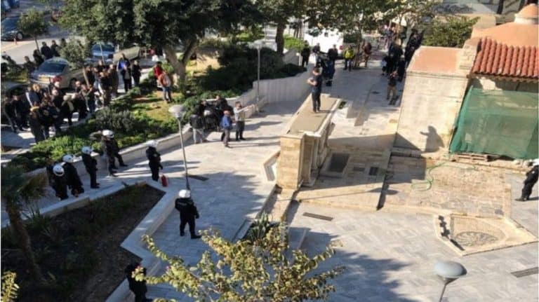 ηράκλειο-άνδρας-απειλεί-να-αυτοπυρπο-587776