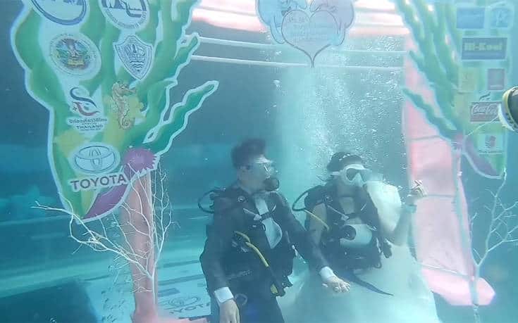 τα-ζευγάρια-που-παντρεύονται-σε-υποβρ-590913