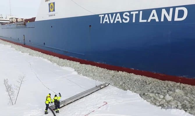 φινλανδός-ναυτικός-επιβιβάζεται-σε-κ-598107