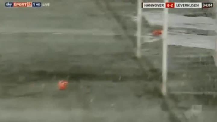 απίστευτο-περιστατικό-στην-bundesliga-το-χιόν-600138