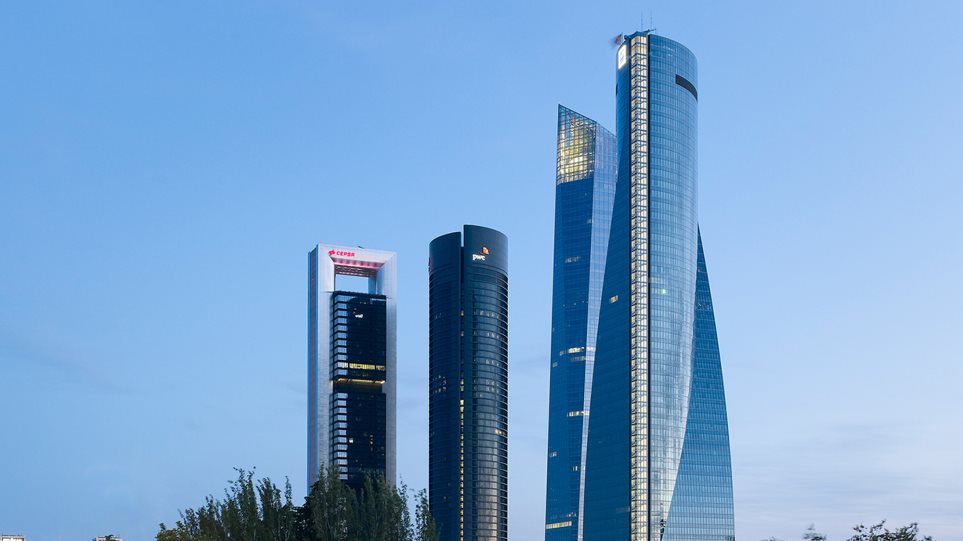 μαδρίτη-εκκενώνεται-ουρανοξύστης-με-616697