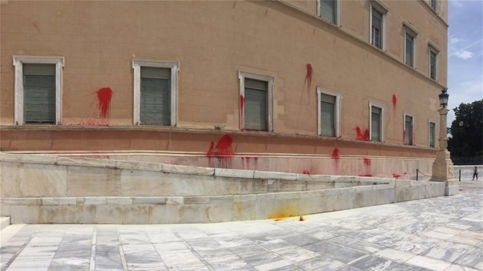 επίθεση-στη-βουλή-ελεύθερος-με-εγγύησ-632120