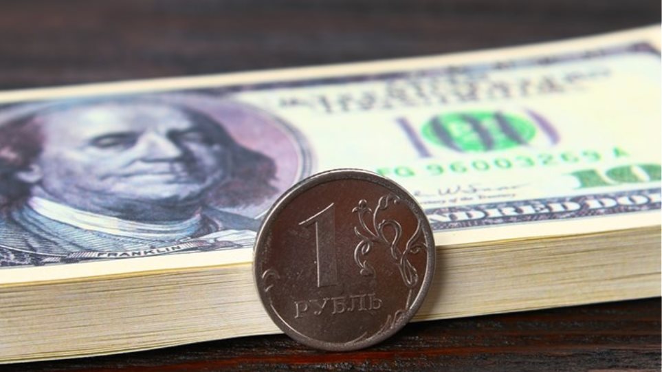Ρωσία: Το ρούβλι έγινε πιο φτηνό εξαιτίας της διαμάχης Κίνας - ΗΠΑ ...