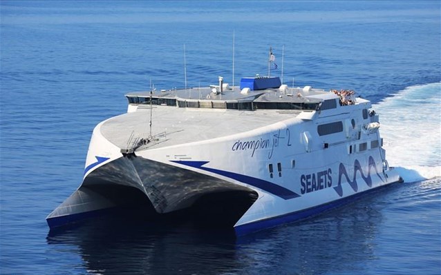 μηχανική-βλάβη-σε-πλοίο-που-πραγματοπ-637227