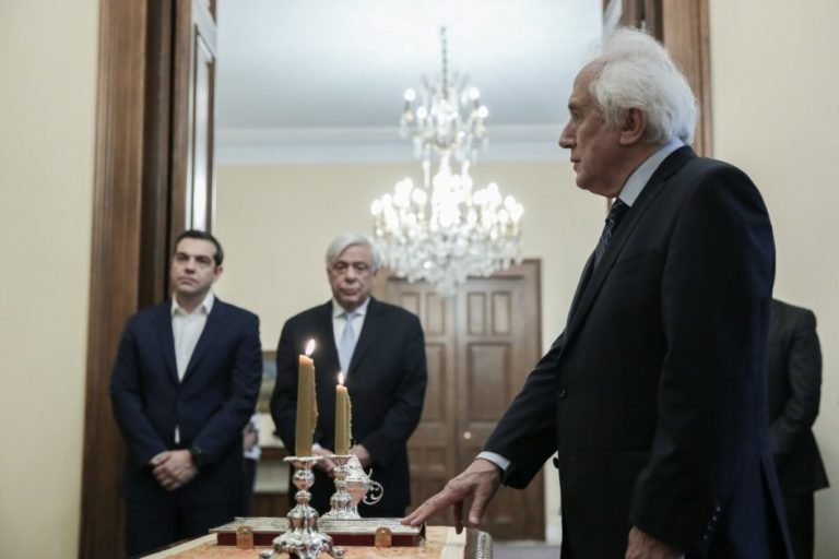 ορκίστηκε-ο-νέος-υπουργός-εσωτερικών-641338
