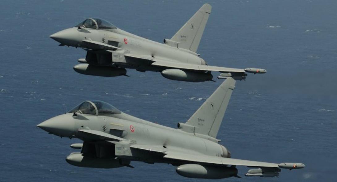 δύο-μαχητικά-αεροσκάφη-συγκρούστηκα-645801