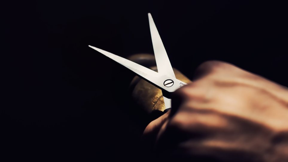 κύπρος-νεαρός-κυκλοφορούσε-με-ψαλίδι-655714