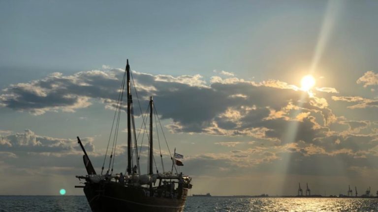 στον-πειραιά-θα-αγκυροβολήσει-το-40μετρ-664868