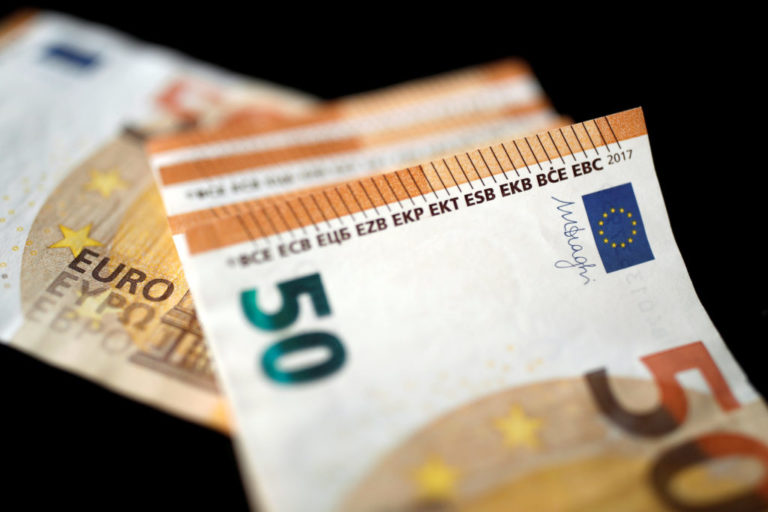 επίδομα-800-ευρώ-σε-εργαζόμενους-και-ανα-678445