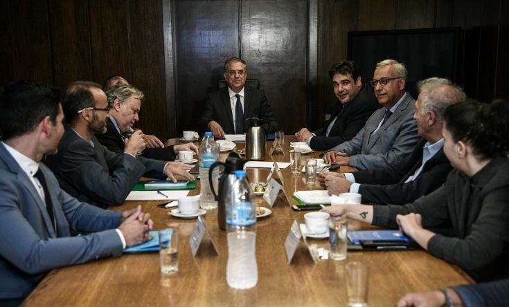 συμφωνία-στη-διακομματική-για-την-ψήφ-693513