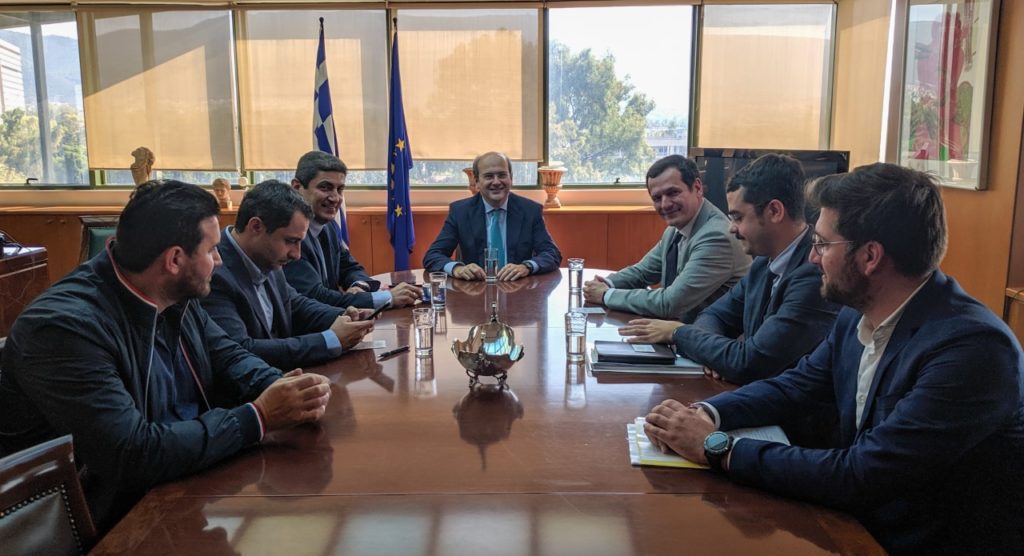 συνάντηση-χατζηδάκη-με-δήμαρχο-μαλεβ-693435