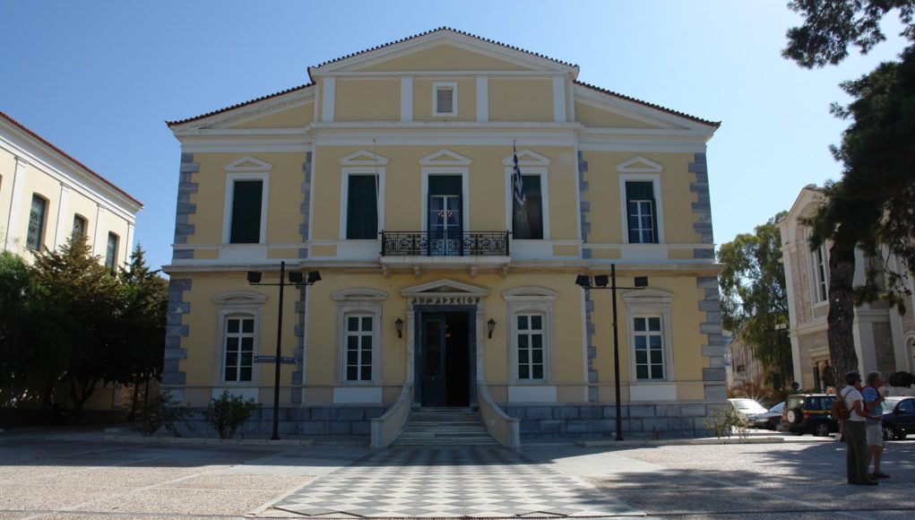 σάμος-λουκέτο-στο-δημαρχείο-συνεχί-692014