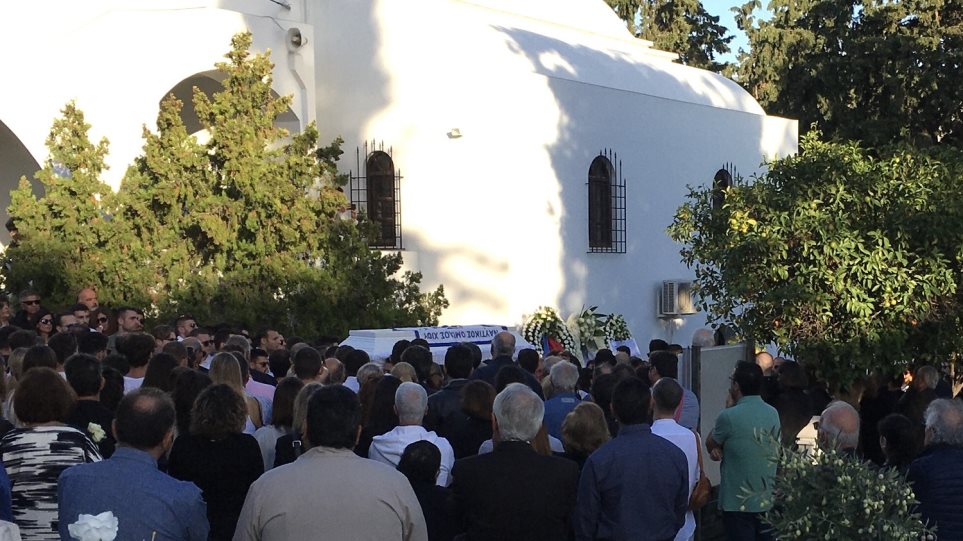 σε-κλίμα-οδύνης-το-τελευταίο-αντίο-σ-698415