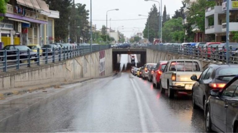 λάρισα-νεαροί-πέταξαν-αβγό-σε-οδηγό-κα-705442