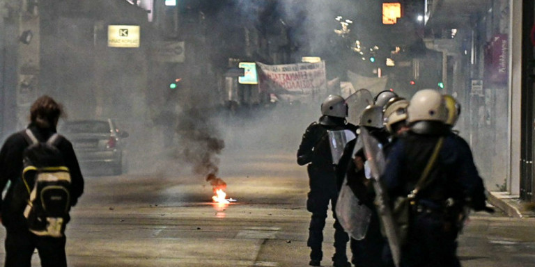 πάτρα-aντιεξουσιαστές-έπεσαν-πάνω-σε-710206