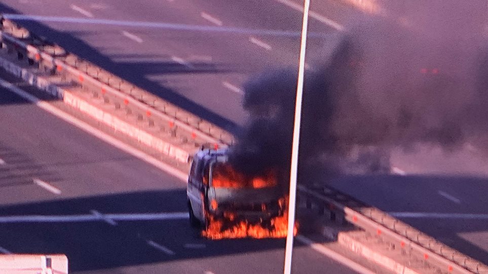φορτηγό-πήρε-φωτιά-στον-κηφισό-φωτο-719340