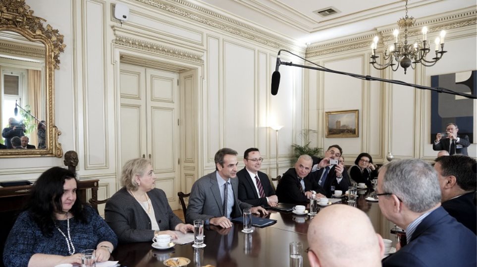 συνάντηση-μητσοτάκη-με-τα-προεδρεία-τ-723725