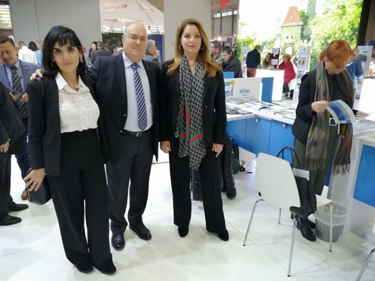 στην-τουριστική-έκθεση-της-βιέννης-συ-724162