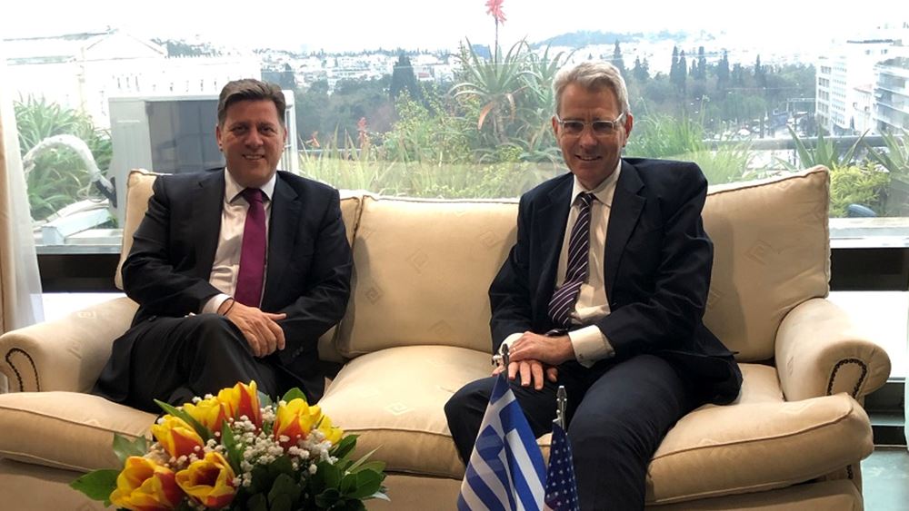 τζέφρι-πάιατ-ηγετικός-ο-ρόλος-της-ελλά-732176