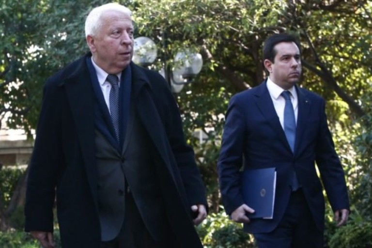 προσφυγικό-μουτζούρης-καμία-μπουλντ-736863