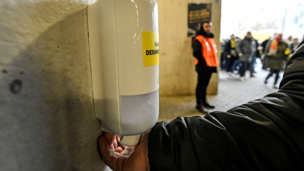 δωρεάν-παραγωγή-αντισηπτικών-από-την-746121