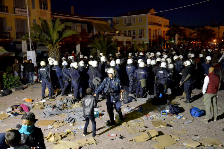 συριζα-ο-μητσοτάκης-νομιμοποιεί-τα-τά-745014
