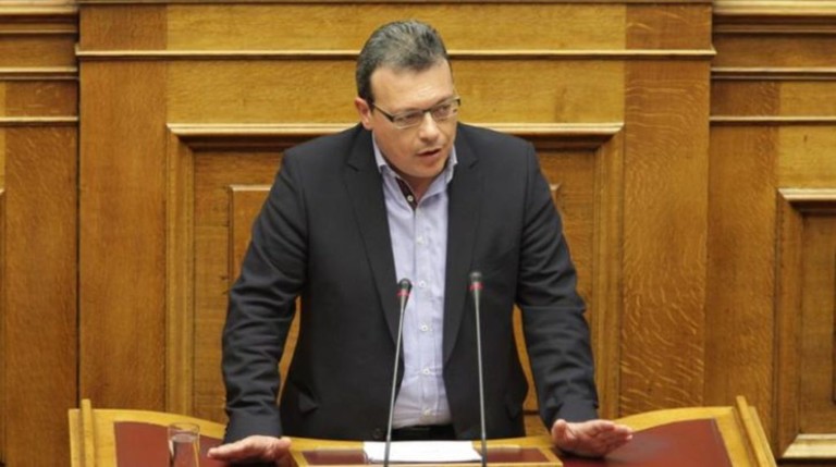 σ-φάμελλος-ο-κ-μητσοτάκης-αρνείται-να-764135