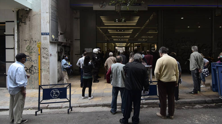 ουρές-για-δεύτερη-μέρα-στα-κεντρικά-τη-775236