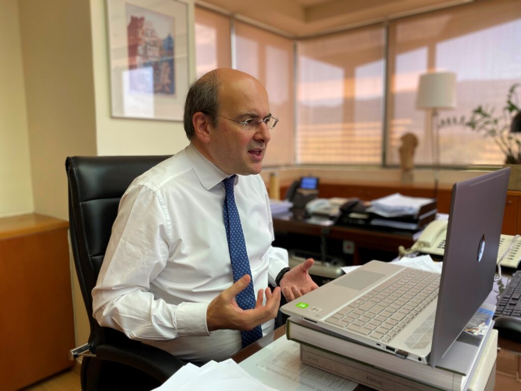 και-η-κοροϊδία-έχει-τα-όρια-της-φώναζ-784792