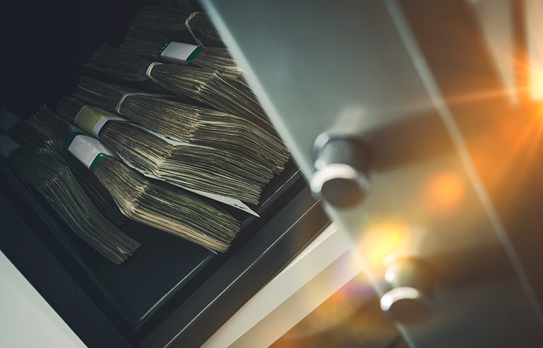 έκλεψε-300-χιλιάδες-ευρώ-από-το-χρηματοκ-793249