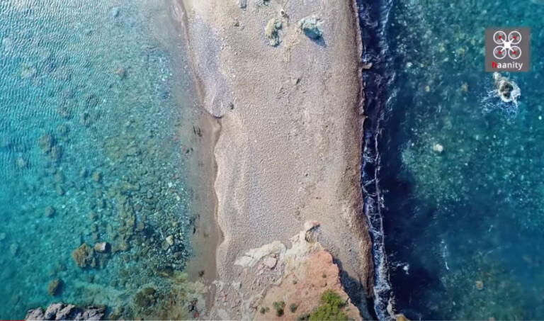 η-ερημική-διπλή-παραλία-καταφύγιο-τω-787449