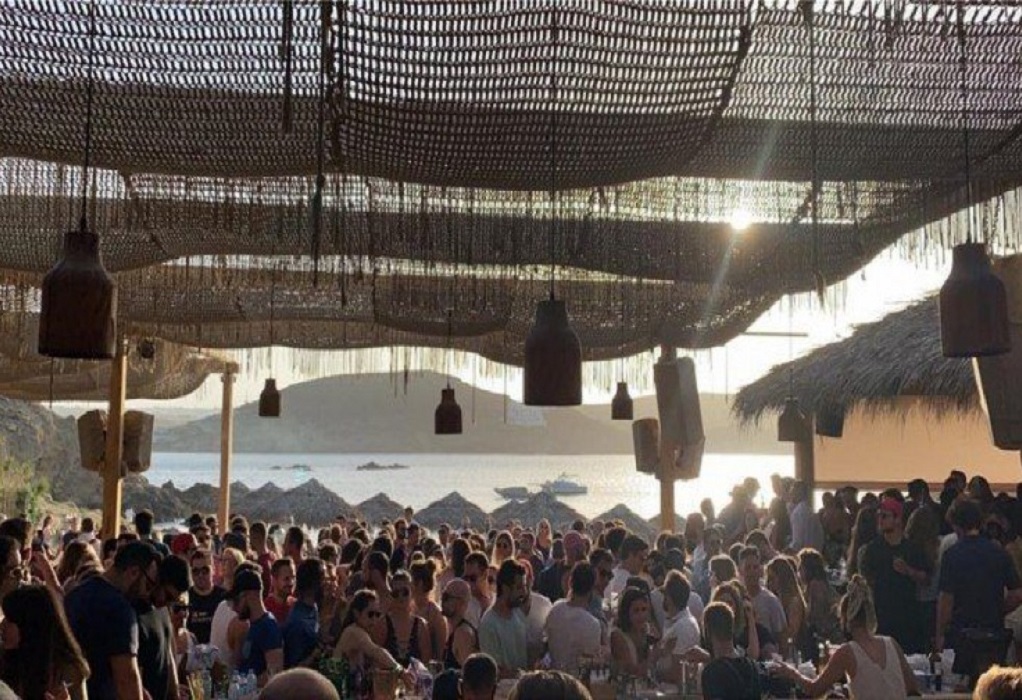 κορωνοϊός-χαμός-σε-κλαμπ-και-beach-bar-σε-πάρο-807357
