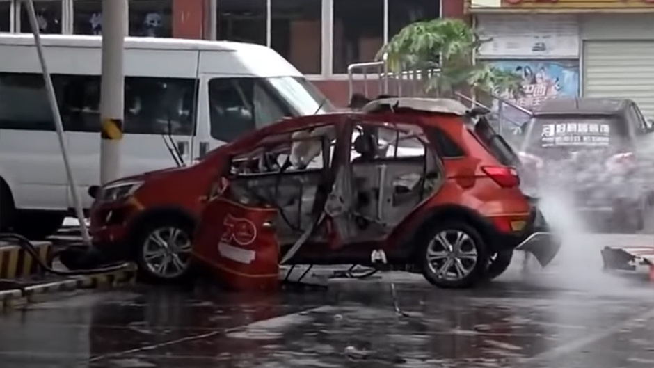 ηλεκτρικό-αυτοκίνητο-εκρήγνυνται-εν-817821