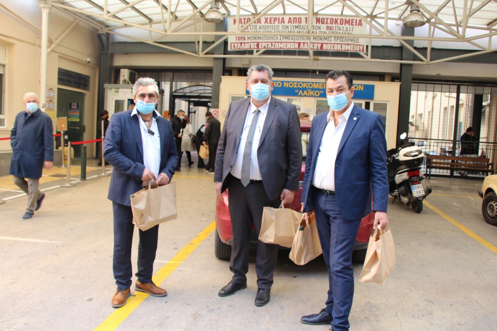 δ-φυλής-προσφορά-δώρων-στους-εργαζομέ-856674