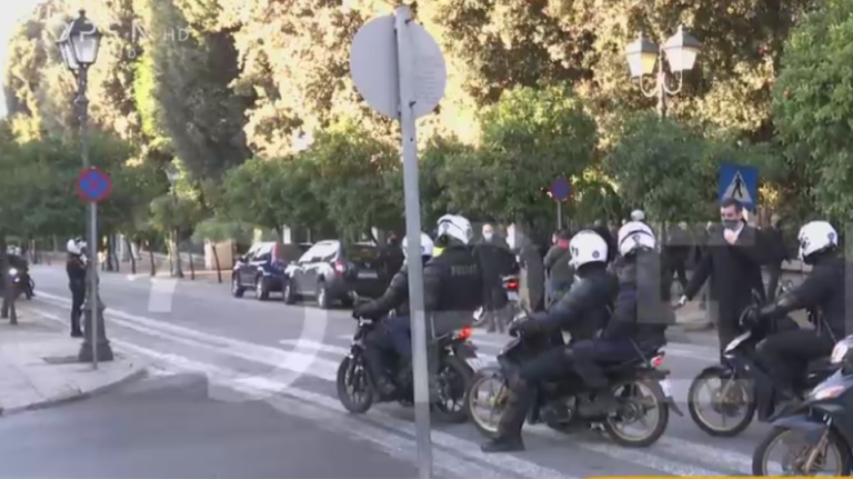 διαμαρτυρία-από-εργαζόμενους-στην-εσ-853693