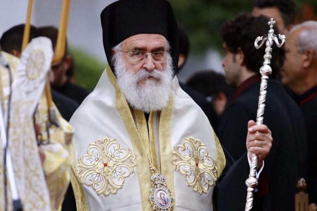 o-mητροπολίτης-ξάνθης-αψηφά-την-απαγόρε-850401