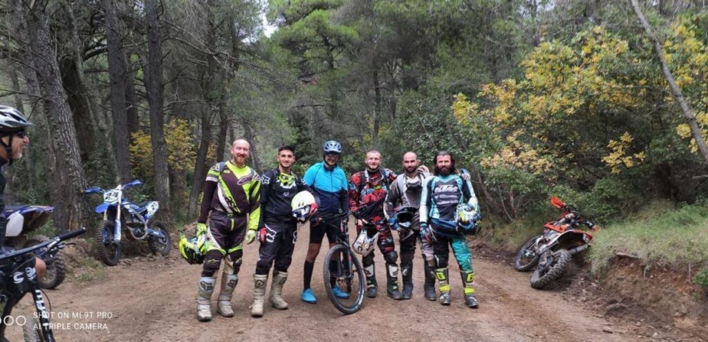 αυγή-κατά-μητσοτάκη-για-την-φωτογράφη-848508