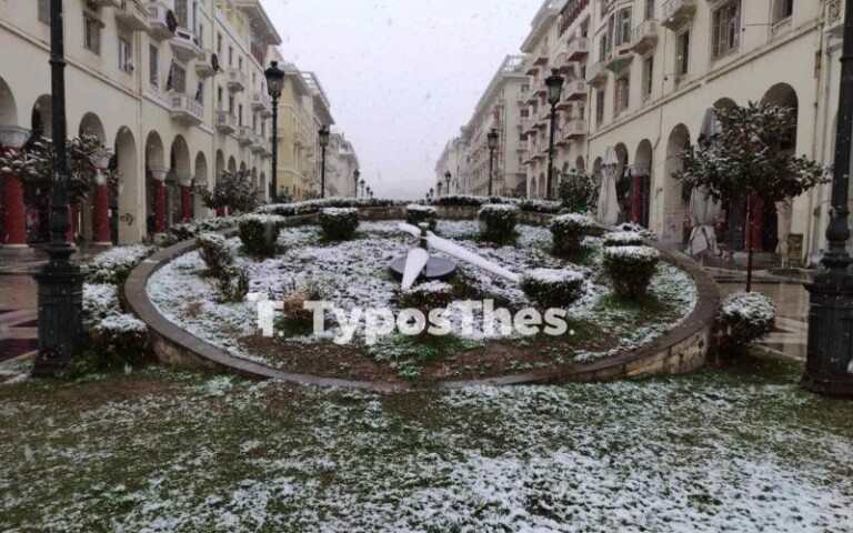 θεσσαλονίκη-χιονίζει-στο-κέντρο-της-π-864026